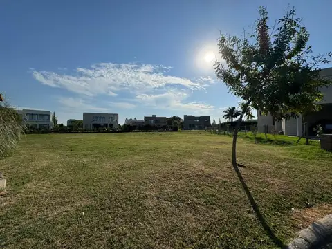 Lote en venta en Haras Santa Maria, Barrio El Trebol con excelente ubicación.   ID 5959