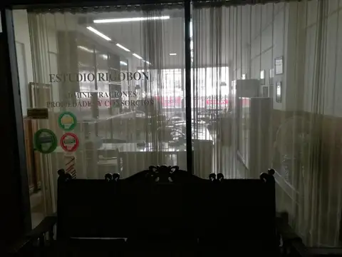 AV. COLÓN 350 - Vta Oficina 2º Piso - 48 Mts² -Fte. CINERAMA