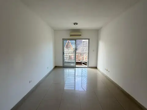 Pres Arturo H Illia 1100, Piso 1