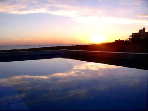 Casa 5 ambientes con 4 baños