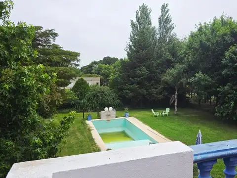 VENTA CASA 6 AMB CLUB DE CAMPO LOS PUENTES LUJAN 