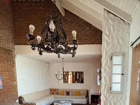 Casa en Venta con 1 cochera