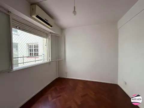 Luminoso 3 Ambientes - TERCER PISO POR ESCALERA -Cercania a Av Rivadavia
