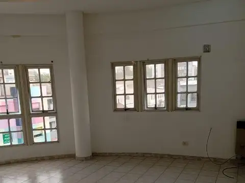 San Martín centro. Depto. 2 ambientes a 100 mts. de la plaza