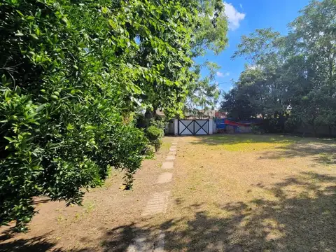 Casa en Venta con 3 cocheras