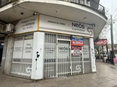 Esquina Rojas y Vicente Lopez al 100