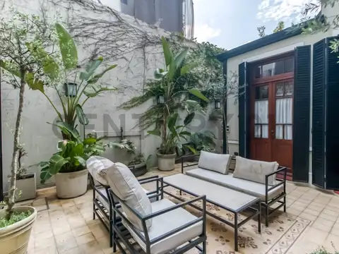 Casa en venta de 3 dormitorios con cochera y pileta