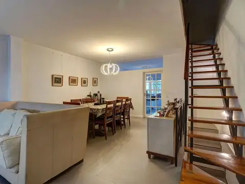 Depto Tipo Casa en Venta de 5 ambientes