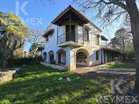 CASA EN VENTA 132 BIS ESQUINA 467