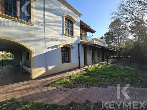 Casa en Venta con 2 cocheras