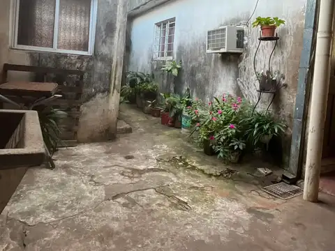 Casa 4 ambientes con 1 baño