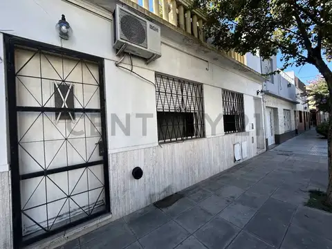 PH ENTRADA INDEPENDIENTE CON PATIO Y GRAN TERRAZA