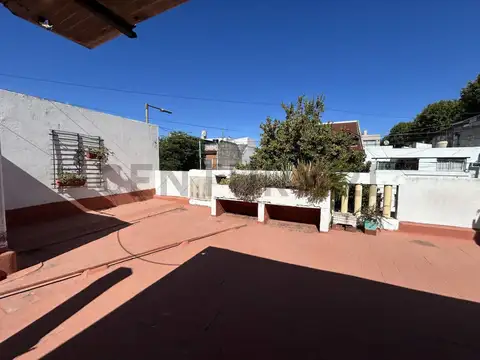 PH ENTRADA INDEPENDIENTE CON PATIO Y GRAN TERRAZA