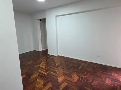 Avenida Carlos Calvo 3500, Piso 1