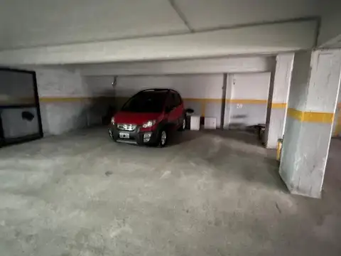 Venta cochera zona La Perla