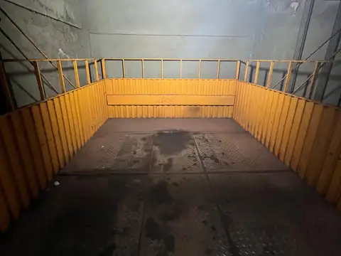 Cochera en Venta con acceso Ascensor