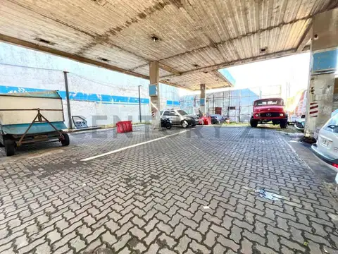 Diego Armando Maradona 4400, Piso 0