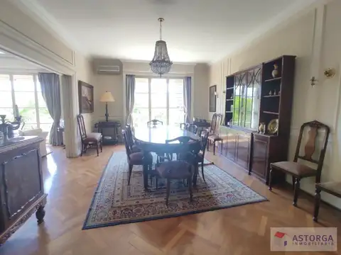 Departamento 6 ambientes con 5 baños