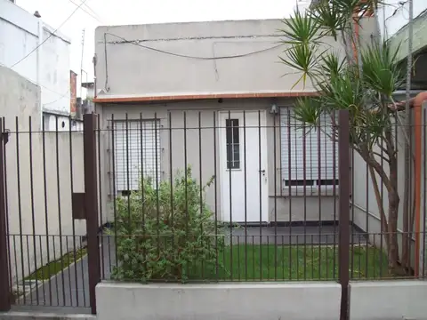 PH AL FRENTE 3 AMBIENTES CON PATIO