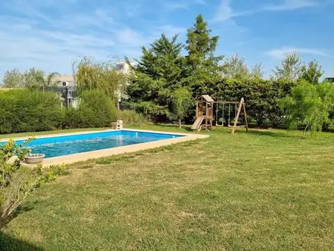 Oportunidad casa en Barrio cerrado Puerto Roldan Pileta, 2 habitaciones. 1200 m2