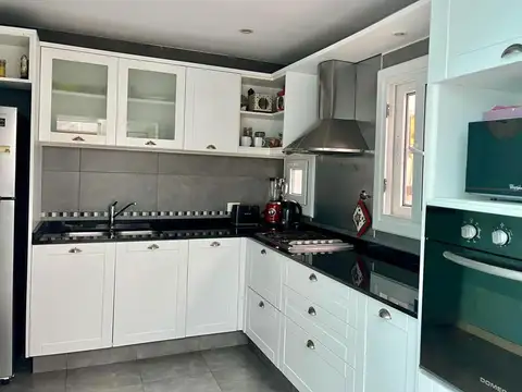 Casa 4 ambientes con 3 baños