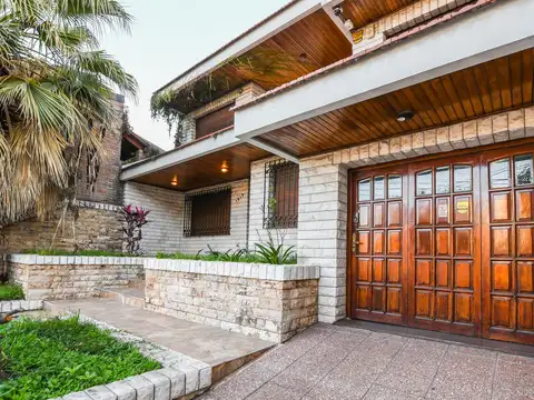 Casa 7 ambientes con 3 baños
