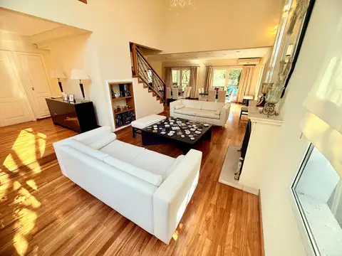 Casa en Alquiler al Este