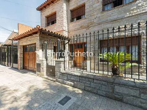 Venta casa de 4 ambientes con cochera en Haedo
