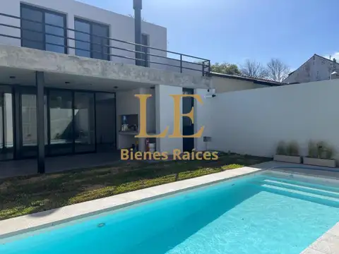 Casa en Venta en Martínez, USD 490.000