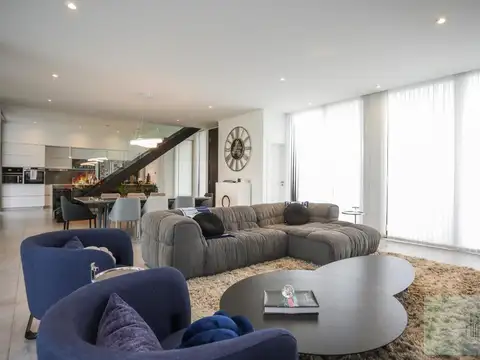 Casa 5 ambientes con 3 baños