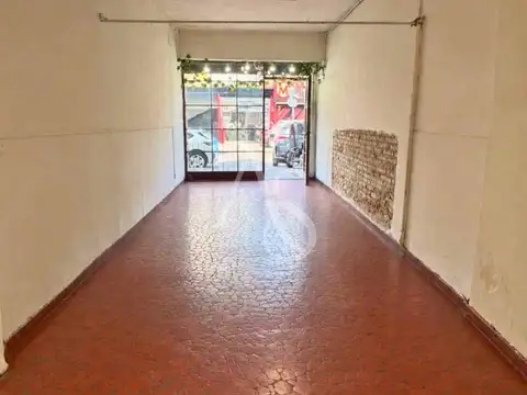 Av. Ricardo Balbin  al 1800