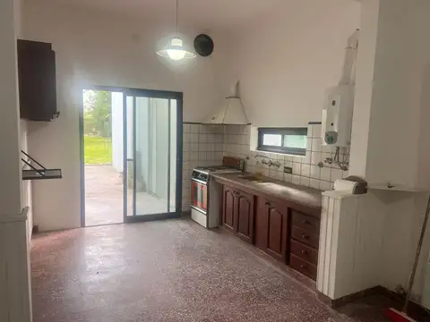 Casa 5 ambientes con 2 baños