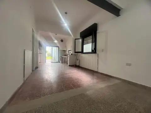 Casa en Alquiler en Manuel B Gonnet, $ 1.300.000