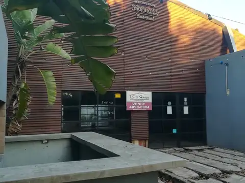 EXCELENTE LOCAL EN VENTA DE 433 MTS, EN EL BAJO DE SAN ISIDRO , CUB: 314 MTS, FRENTE: 15.60 X 31MTS