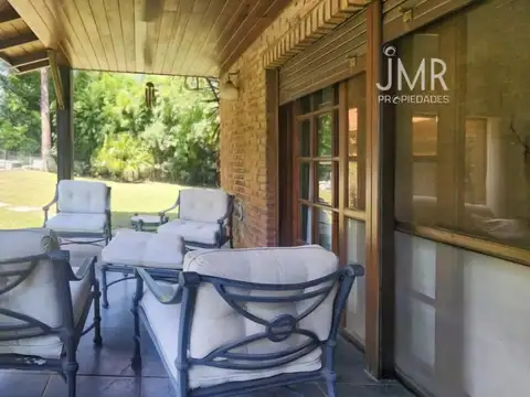 Casa en Venta con 3 cocheras
