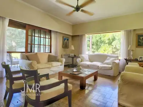 Casa en Venta con 3 cocheras