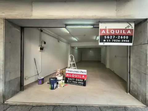 Local a la calle de 64m² con persiana eléctrica