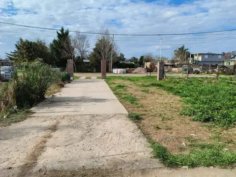 Casa 2 ambientes con 2 baños