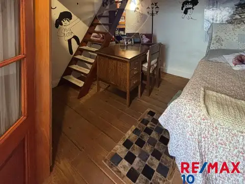 Casa 8 ambientes con 3 baños