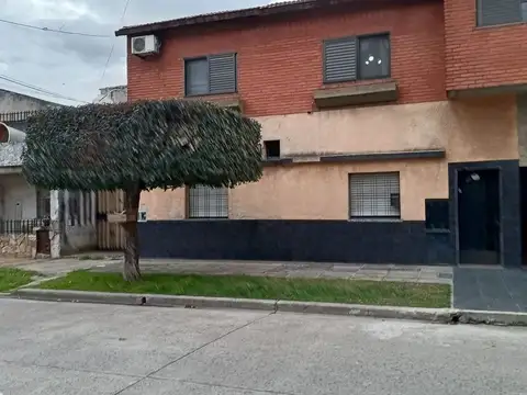 Venta de ph cuatro ambientes en caseros