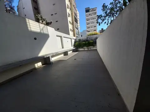 VENTA DEPARTAMENTO DE TRES AMBIENTES FLORES - AMPLIO PATIO- APTO CREDITO