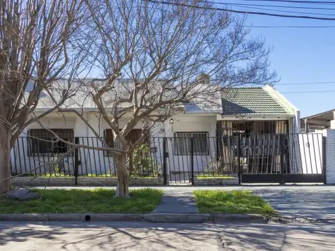 Venta Casa 4 ambientes en Martín Coronado