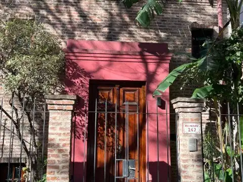 Alquiler Temporario en Almagro. Casa de 3 Plantas.