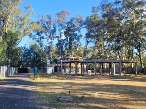 VENTA DE LOTE CON CONSTRUCCION A TERMINAR SE FINANCIA