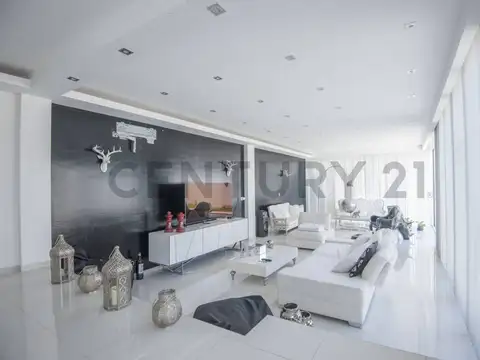 Casa 10 ambientes con 2 baños