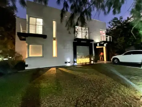 CASA EN VENTA 4 AMBIENTES EL LAUQUEN CANNING