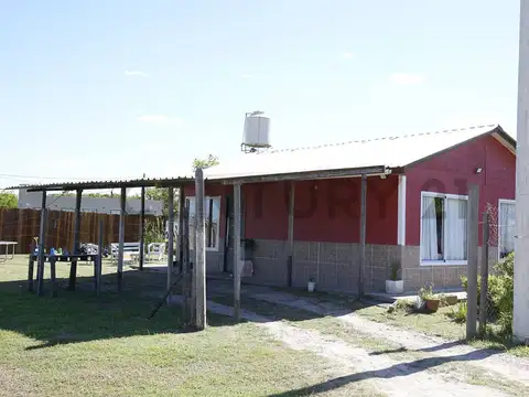 160 entre 445 y 446 400, Piso 0