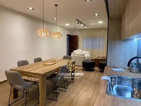  EXCELENTE UBICACIÓN !!Amplio Departamento en zona céntrica