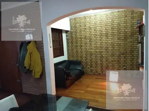 Casa 5 ambientes con 2 baños