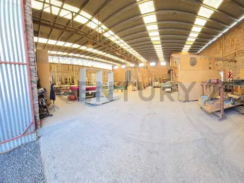 Galpón en venta en Parque Industrial Las Heras con terreno de 2.000 m² y vivienda | Mendoza-ID:29272